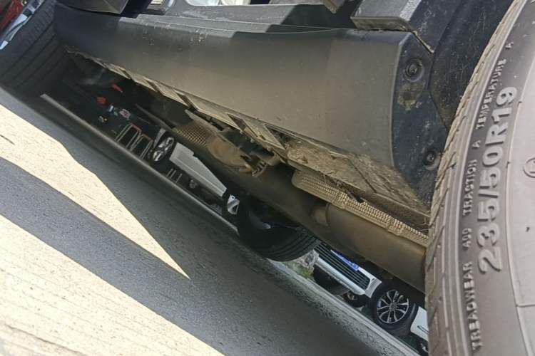Used Geely Auto Haoyue L 2023 2.0T DCT Luxury Version Right Side Sill