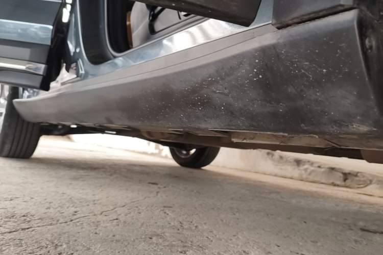 Used Geely Auto Haoyue L 2023 2.0T DCT Flagship Version Right Side Sill