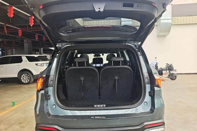Used Geely Auto Haoyue L 2023 2.0T DCT Prestige Edition Trunk