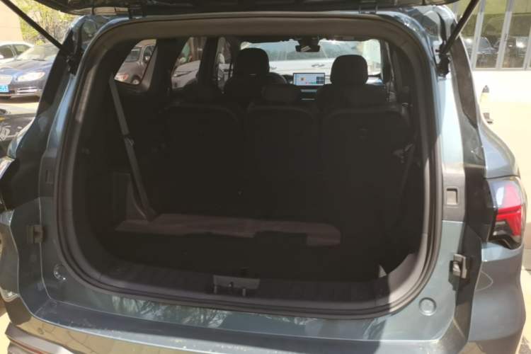 Used Geely Auto Haoyue L 2023 2.0T DCT Luxury Version Trunk