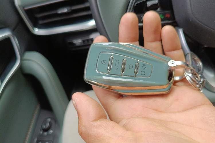 Used Geely Auto Haoyue L 2023 2.0T DCT Prestige Edition Vehicle Key
