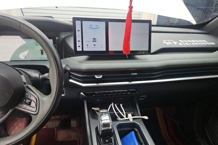 Used Geely Auto Haoyue L 2023 2.0T DCT Prestige Edition Audio And AC Panel