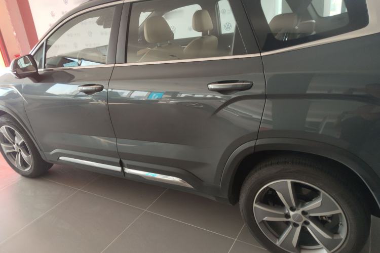 Used Geely Auto Haoyue L 2023 2.0T DCT Flagship Version Exterior 3