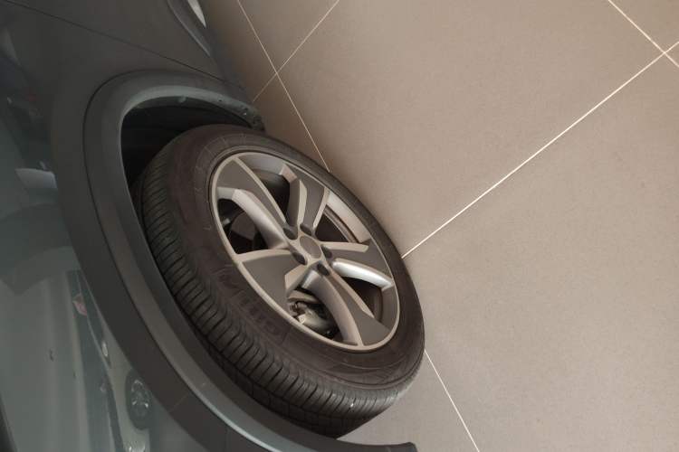 Used Geely Auto Haoyue L 2023 2.0T DCT Flagship Version Exterior 7