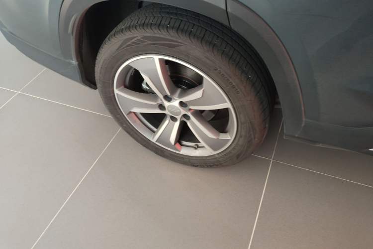 Used Geely Auto Haoyue L 2023 2.0T DCT Flagship Version Exterior 8