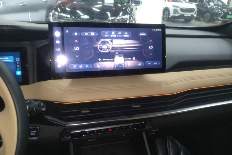 Used Geely Auto Haoyue L 2023 2.0T DCT Flagship Version Audio And AC Panel
