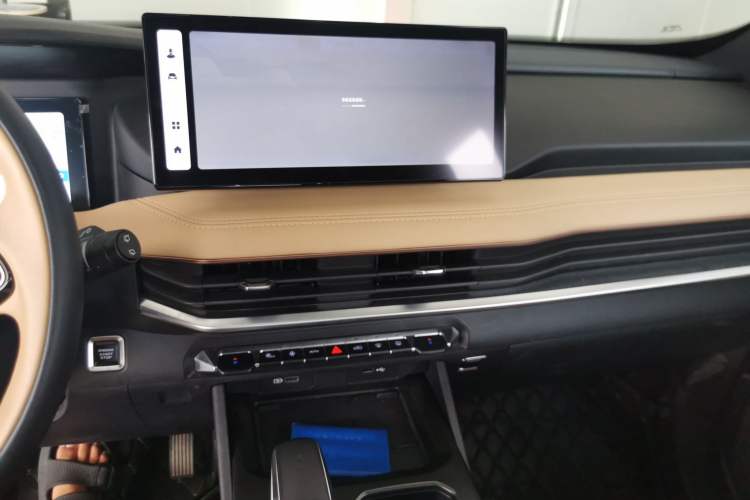 Used Geely Auto Haoyue L 2023 2.0T DCT Flagship Version Audio And AC Panel