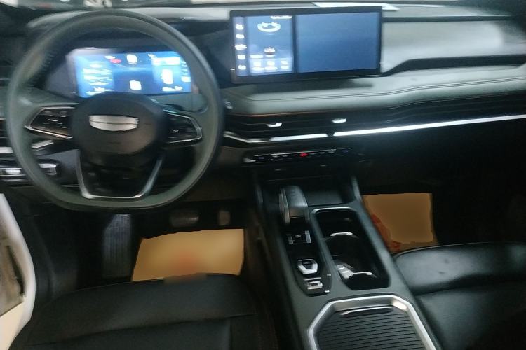 Used Geely Auto Haoyue L 2023 2.0T DCT Prestige Edition Center Console