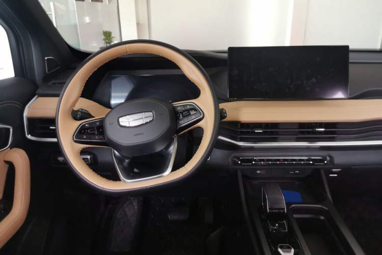 Used Geely Auto Haoyue L 2023 2.0T DCT Flagship Version Center Console