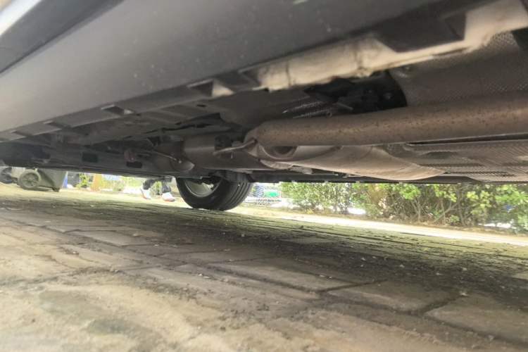 Used Geely Auto Haoyue L 2023 2.0T DCT Prestige Edition Chassis Rear Left