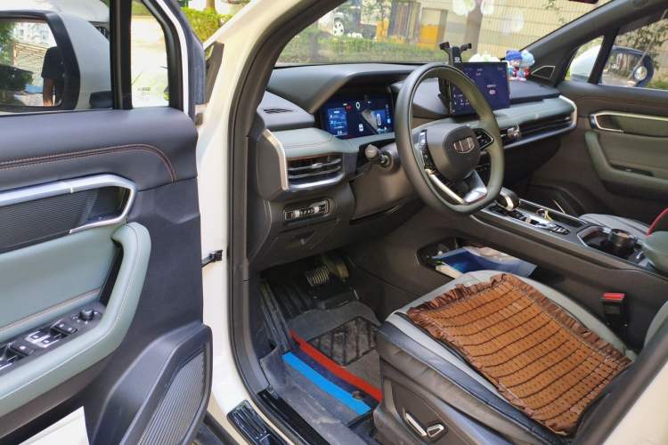 Used Geely Auto Haoyue L 2023 2.0T DCT Prestige Edition Driver Seat