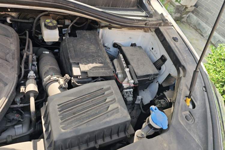 Used Geely Auto Haoyue L 2023 2.0T DCT Prestige Edition Engine Bay Left