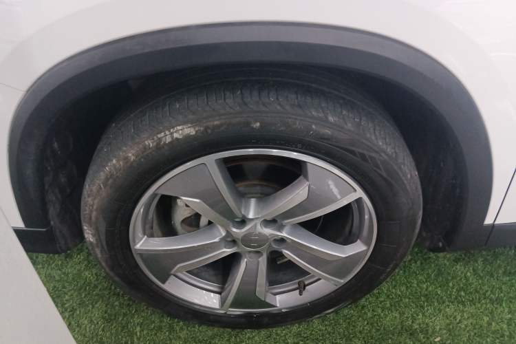 Used Geely Auto Haoyue L 2023 2.0T DCT Prestige Edition Exterior 4