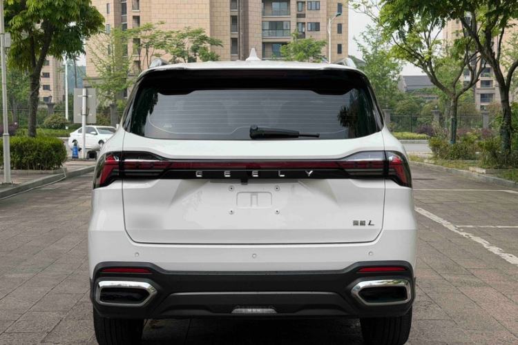 Used Geely Auto Haoyue L 2023 2.0T DCT Luxury Version Exterior 4