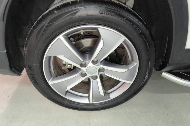 Used Geely Auto Haoyue L 2023 2.0T DCT Luxury Version Exterior 5