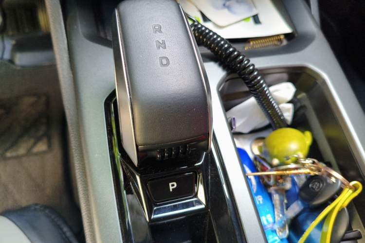 Used Geely Auto Haoyue L 2023 2.0T DCT Prestige Edition Gear Lever