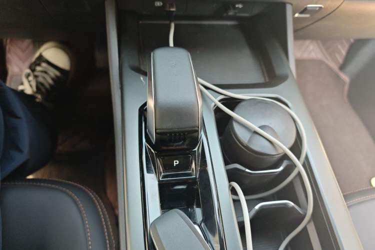 Used Geely Auto Haoyue L 2023 2.0T DCT Prestige Edition Gear Lever