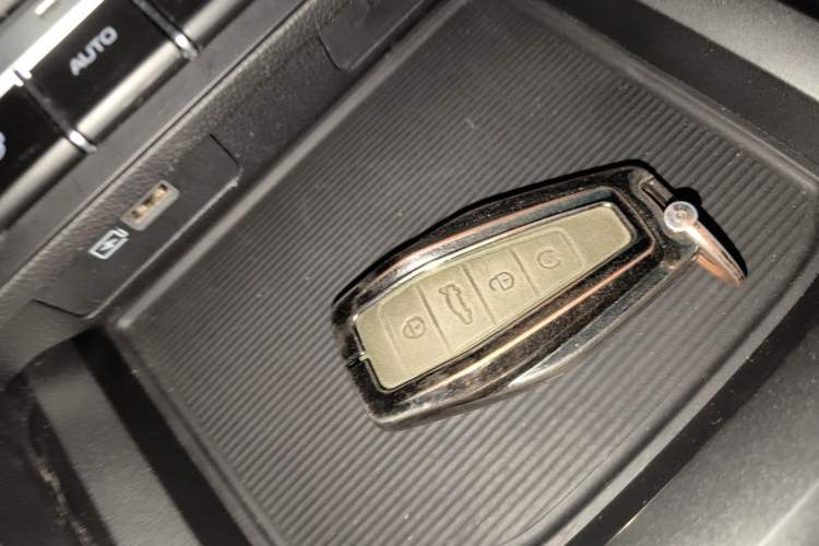 Used Geely Auto Haoyue L 2023 2.0T DCT Luxury Version Interior 1