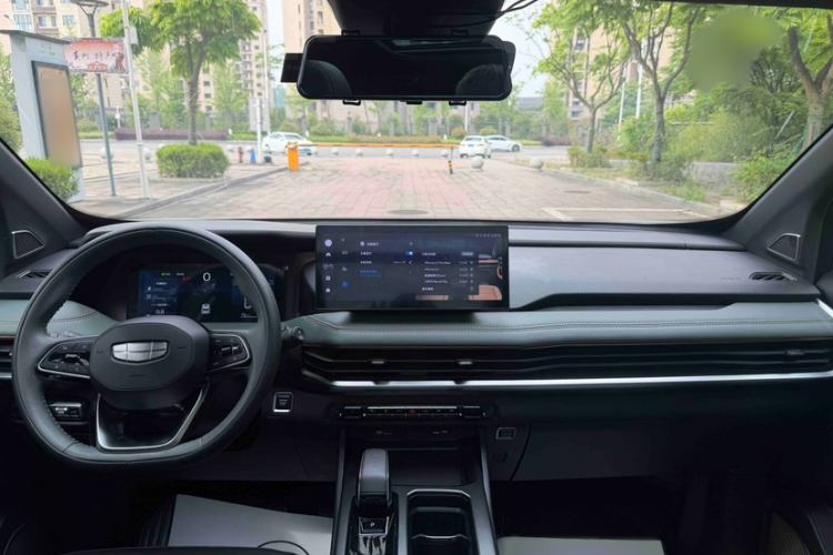 Used Geely Auto Haoyue L 2023 2.0T DCT Luxury Version Interior 1