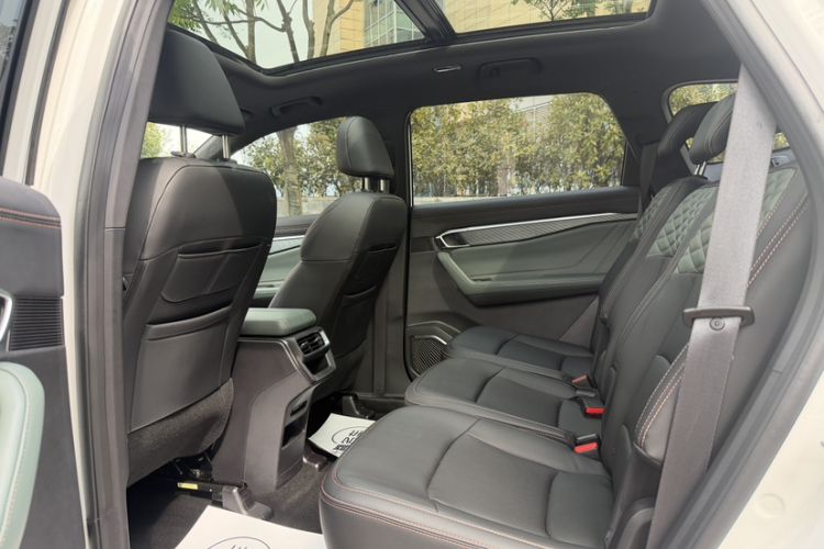 Used Geely Auto Haoyue L 2023 2.0T DCT Luxury Version Interior 3