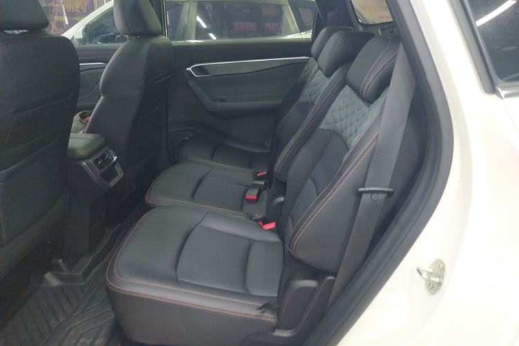 Used Geely Auto Haoyue L 2023 2.0T DCT Prestige Edition Interior 4