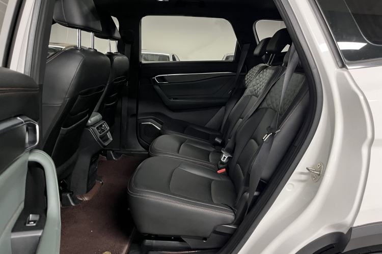 Used Geely Auto Haoyue L 2023 2.0T DCT Prestige Edition Interior 5