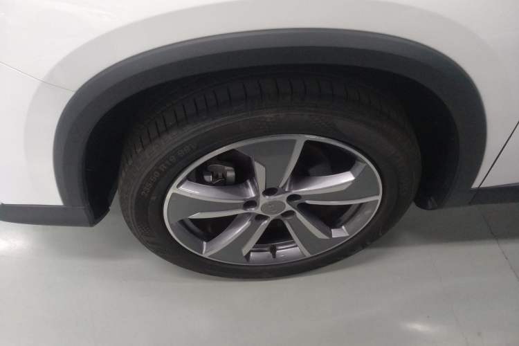 Used Geely Auto Haoyue L 2023 2.0T DCT Flagship Version Left Front Wheel Hub