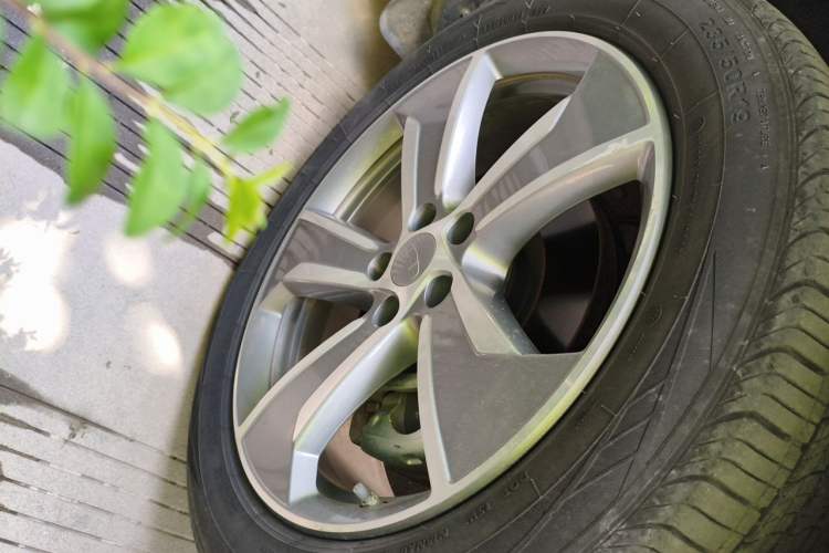 Used Geely Auto Haoyue L 2023 2.0T DCT Prestige Edition Right Front Wheel Hub