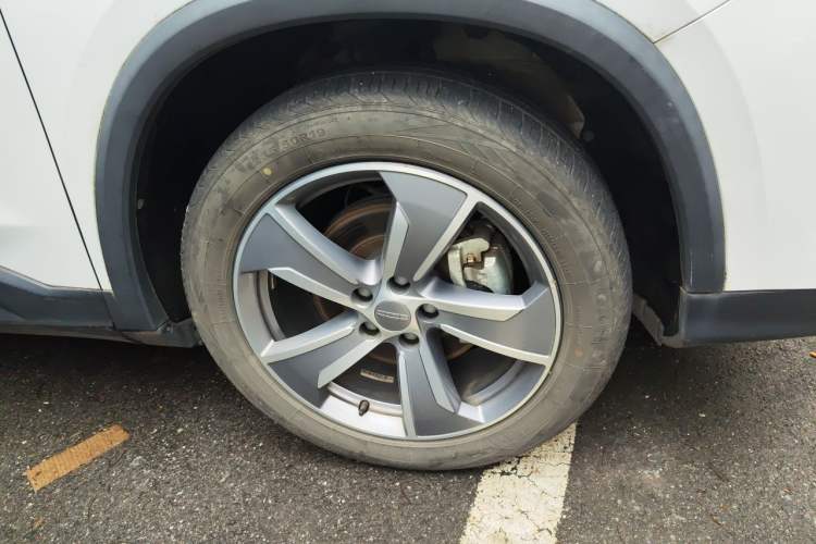 Used Geely Auto Haoyue L 2023 2.0T DCT Prestige Edition Right Front Wheel Hub