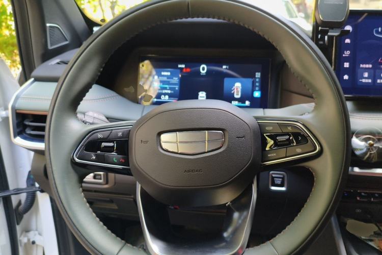 Used Geely Auto Haoyue L 2023 2.0T DCT Prestige Edition Steering Wheel