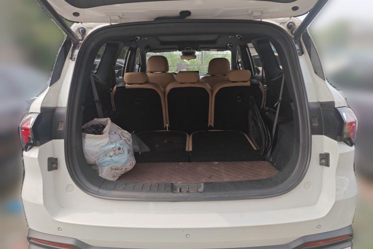 Used Geely Auto Haoyue L 2023 2.0T DCT Flagship Version Trunk