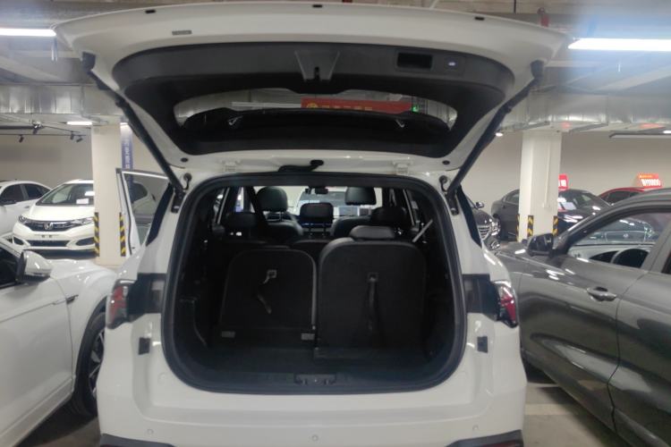 Used Geely Auto Haoyue L 2023 2.0T DCT Prestige Edition Trunk