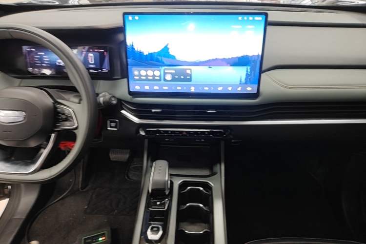 Used Geely Auto Haoyue L 2024 2.0T DCT Flagship Version Audio And AC Panel