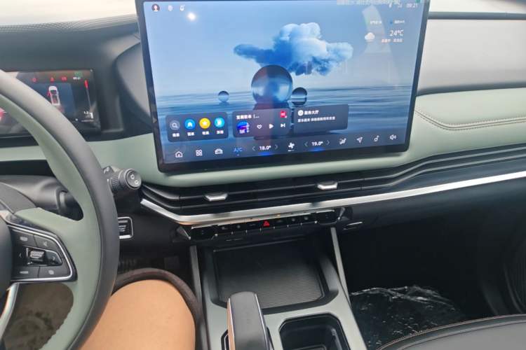 Used Geely Auto Haoyue L 2024 2.0T DCT Prestige Version Audio And AC Panel
