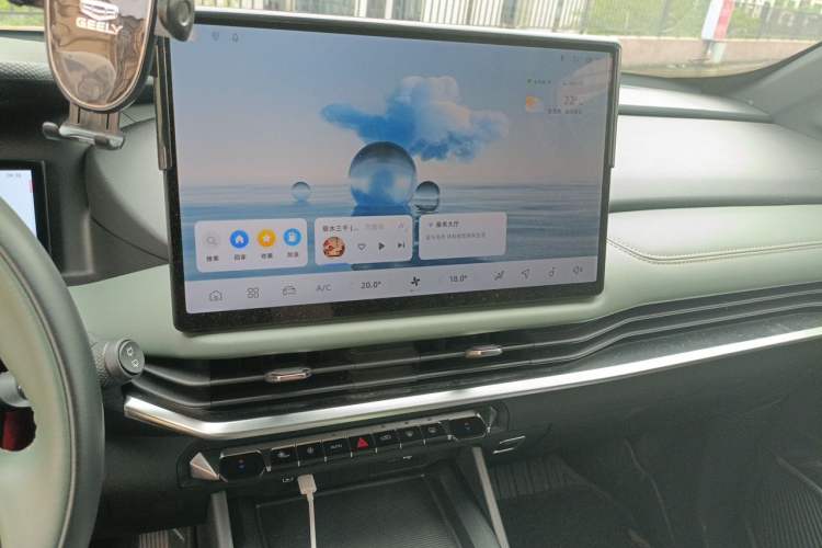 Used Geely Auto Haoyue L 2024 2.0T DCT Prestige Version Audio And AC Panel