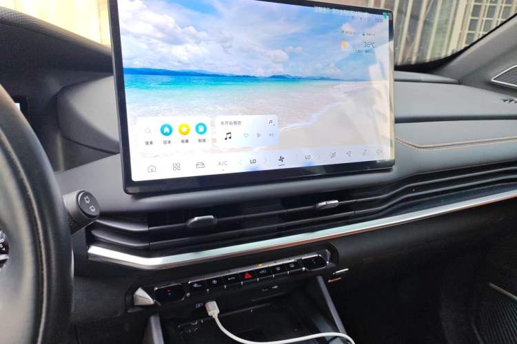 Used Geely Auto Haoyue L 2024 2.0T DCT Flagship Version Audio And AC Panel