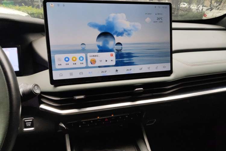 Used Geely Auto Haoyue L 2024 2.0T DCT Prestige Version Audio And AC Panel