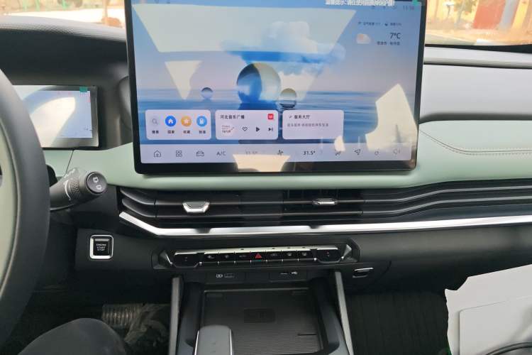 Used Geely Auto Haoyue L 2024 2.0T DCT Flagship Version Audio And AC Panel
