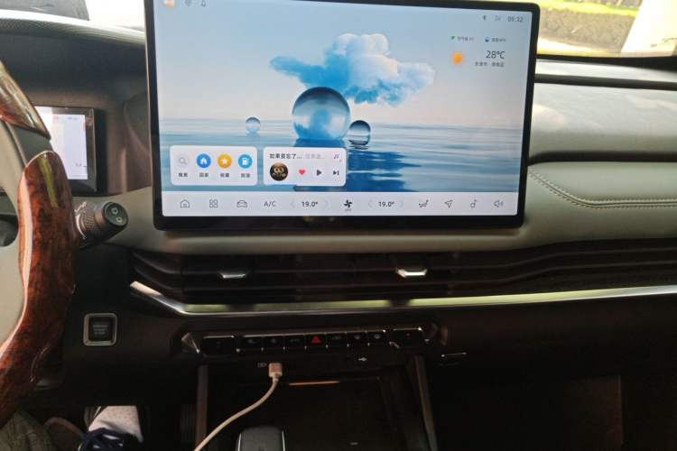 Used Geely Auto Haoyue L 2024 2.0T DCT Luxury Version Audio And AC Panel