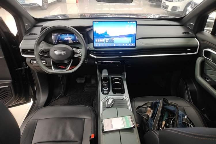 Used Geely Auto Haoyue L 2024 2.0T DCT Flagship Version Center Console