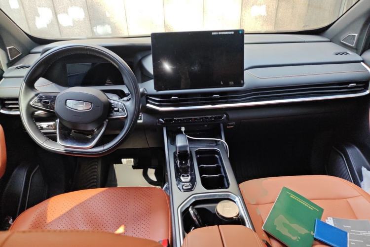 Used Geely Auto Haoyue L 2024 2.0T DCT Flagship Version Center Console