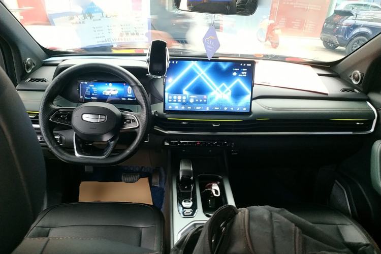 Used Geely Auto Haoyue L 2024 2.0T DCT Prestige Version Center Console