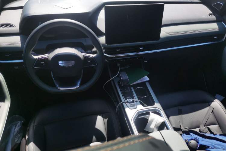Used Geely Auto Haoyue L 2024 2.0T DCT Prestige Version Center Console