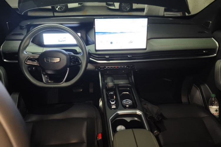 Used Geely Auto Haoyue L 2024 2.0T DCT Prestige Version Center Console