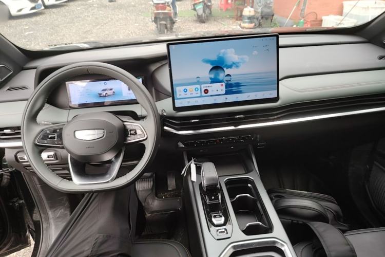 Used Geely Auto Haoyue L 2024 2.0T DCT Prestige Version Center Console