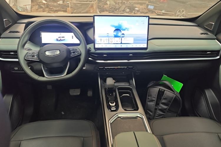 Used Geely Auto Haoyue L 2024 2.0T DCT Flagship Version Center Console