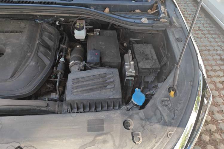 Used Geely Auto Haoyue L 2024 2.0T DCT Prestige Version Engine Bay Left