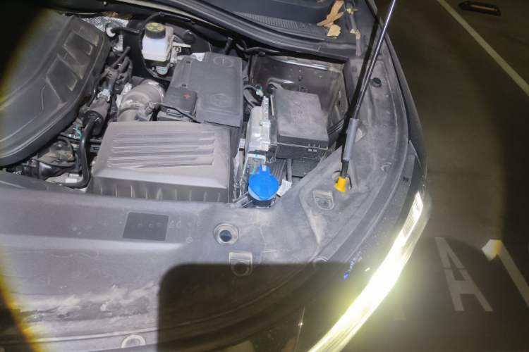 Used Geely Auto Haoyue L 2024 2.0T DCT Flagship Version Engine Bay Left