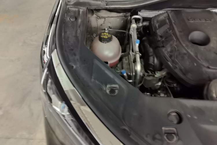 Used Geely Auto Haoyue L 2024 2.0T DCT Prestige Version Engine Bay Right