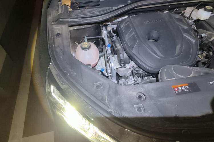 Used Geely Auto Haoyue L 2024 2.0T DCT Flagship Version Engine Bay Right